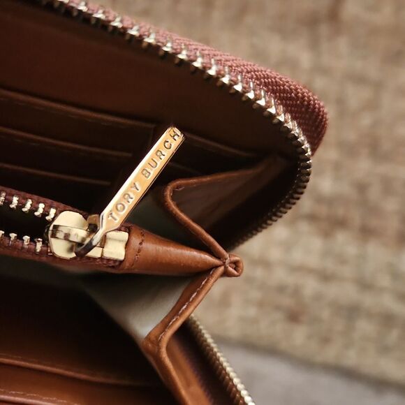 Tori Burch Wallet - Picture 4 of 6